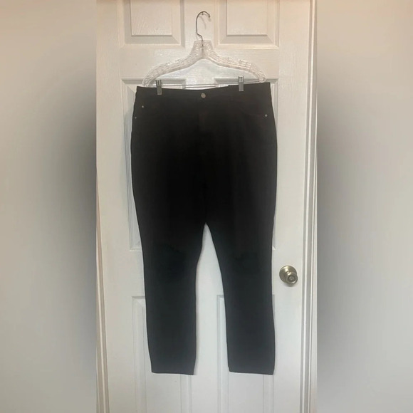 Missguided Riot High Rise Busted Knee Mom Jeans, Black Size 14 NWT - Picture 1 of 7